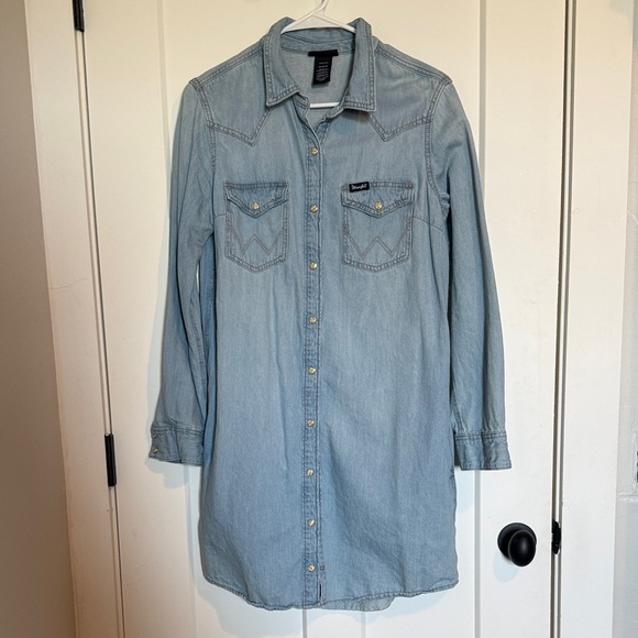Wrangler Dresses & Skirts - Wrangler Light Blue Denim Long Sleeve Shirt Dress